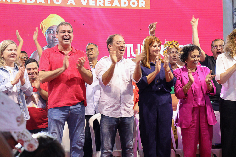 No Rio, Gleisi e Lindbergh lançam pré-candidatura de Tuninho à prefeitura de Nova Iguaçu