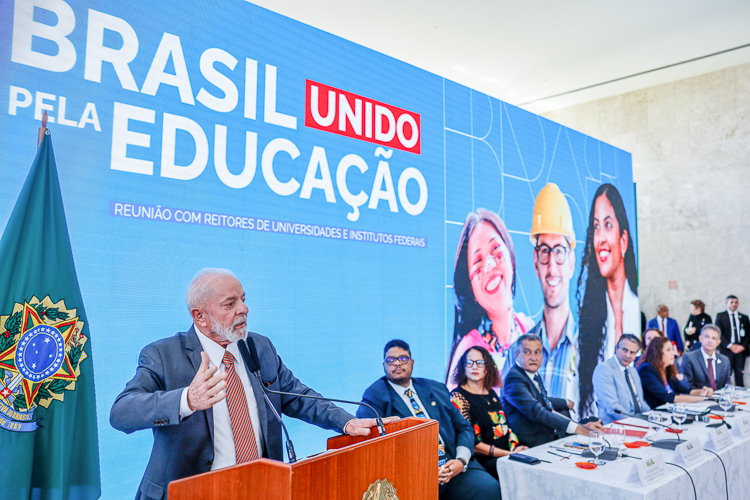 Com R$ 5,5 bilhões, governo Lula expande universidades e hospitais universitários