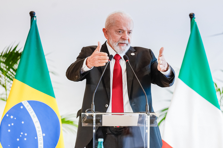 Lula: “Não vamos fazer ajuste em cima dos pobres”