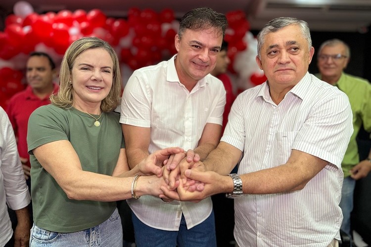 Gleisi lança pré-candidatura de Fernando Santana a prefeito de Juazeiro do Norte (CE)