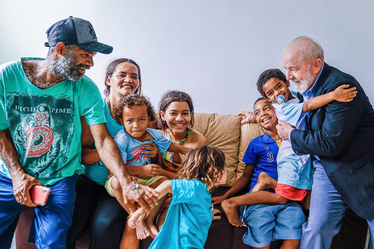 Lula entrega 448 novas moradias no Recife: “Eu sei como vive esse povo sofrido”