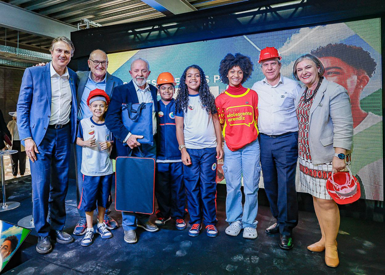 Em visita às obras de centro educacional em Diadema (SP), Lula reforça compromisso com a educação