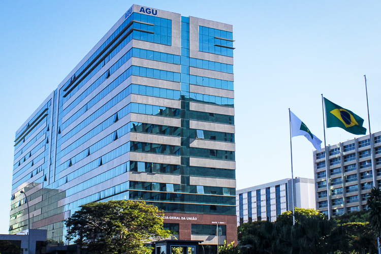 AGU pede suspensão da privatização da Sabesp por conflito de interesses