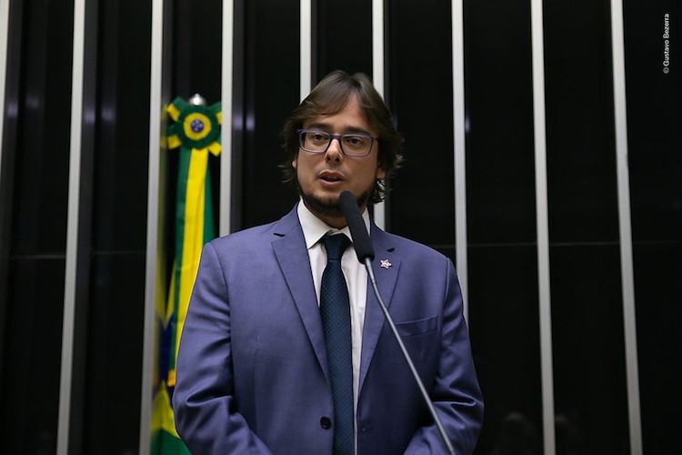 Pedro Tourinho assume mandato comprometido com a democracia e com os direitos humanos