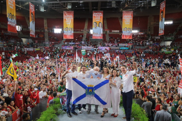 Com Lula e Camilo, Evandro Leitão é confirmado candidato à Prefeitura de Fortaleza