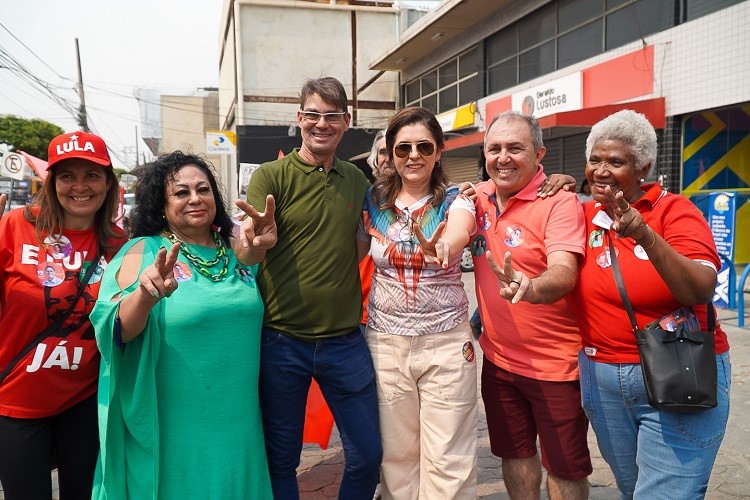 Gleide Andrade participa de caminhada e fortalece candidatura de Vicente Mendonça à prefeitura de Ribeirão das Neves (MG)