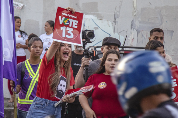 Em ação abusiva e antidemocrática, PM reprime campanha do Time do Lula em Aracaju