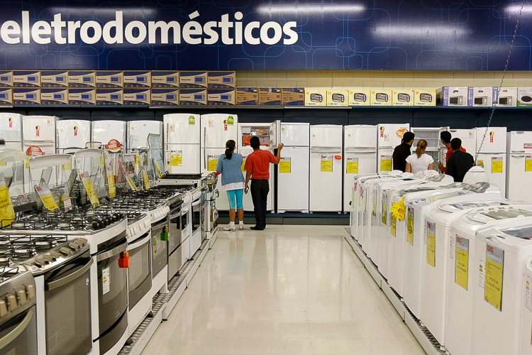 Venda de eletrodomésticos sobe 31,5% até agosto; setor prevê ‘boom’ no fim do ano