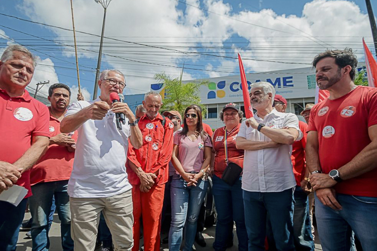 Elias Gomes comanda a Caravana da Mudança em Jaboatão dos Guararapes