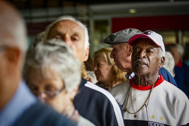 “Um tremendo retrocesso, uma verdadeira covardia”, diz Gleisi, sobre ataques ao BPC