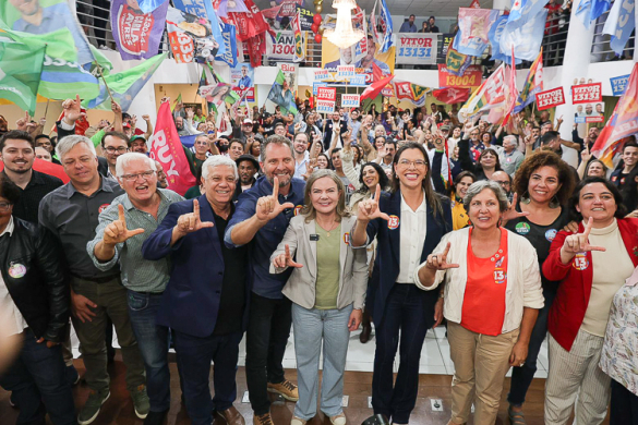 Em Florianópolis, Gleisi reitera apoio de Lula à candidatura de Lela a prefeito