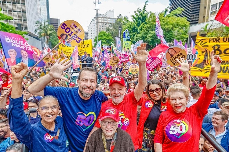 Lula, na Avenida Paulista: “É para dar a vitória ao número 50 em São Paulo”