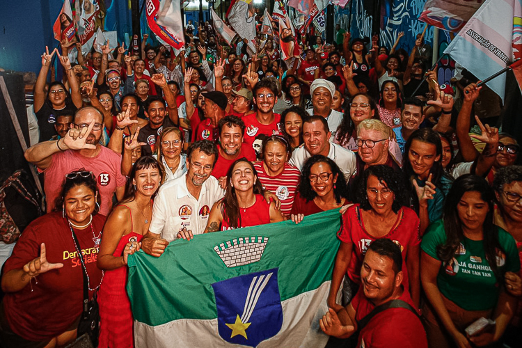 Com um pé no 2° turno, Natália Bonavides realiza grande plenária em Natal