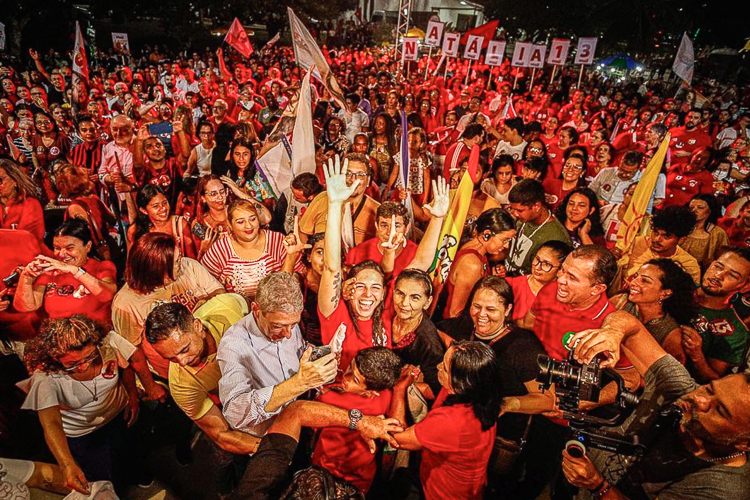 Ao lado da governadora Fátima Bezerra, Natália Bonavides realiza grande plenária em Natal