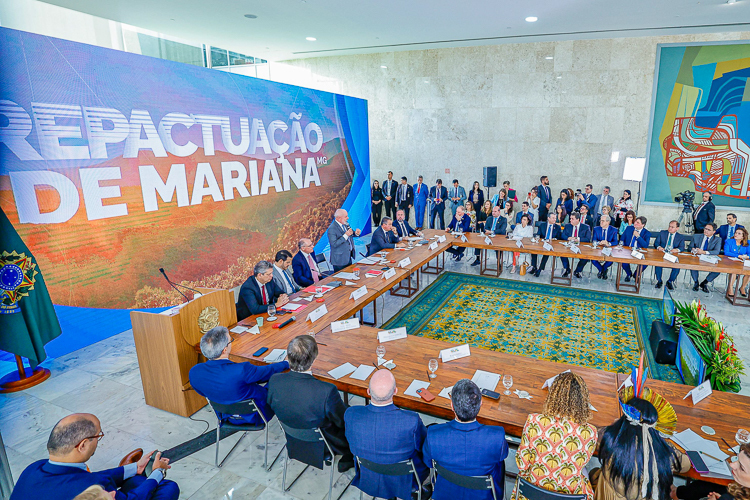 Governo Lula firma acordo, e empresas pagarão R$ 132 bi por danos da barragem de Mariana