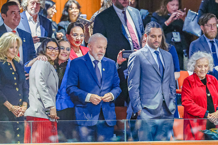 Lula, na posse de Claudia Sheinbaum: “Política é coisa de mulher”