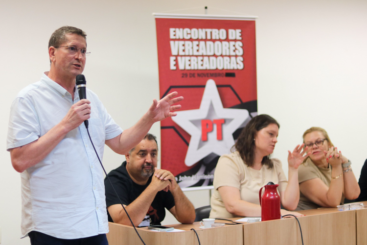 Jilmar Tatto participa de encontro com vereadores e vereadoras do PT eleitos em SP