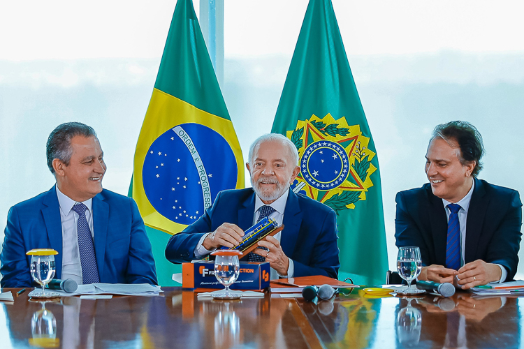 Lula anuncia mais R$ 3,6 bilhões para a conclusão da Transnordestina