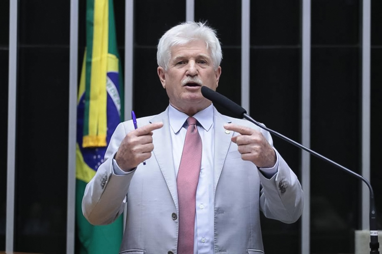 Reduzindo desigualdades e aliviando o peso para os brasileiros, por Airton Faleiro