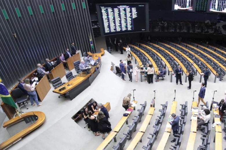 Petistas condenam pessimismo do mercado e reforçam luta contra cortes sociais