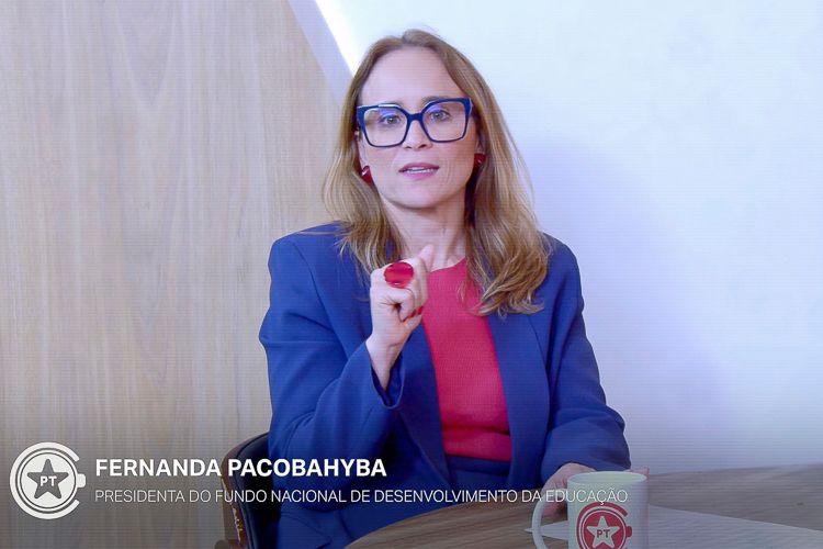 Fernanda Pacobahyba detalha programas que transformam a educação no país