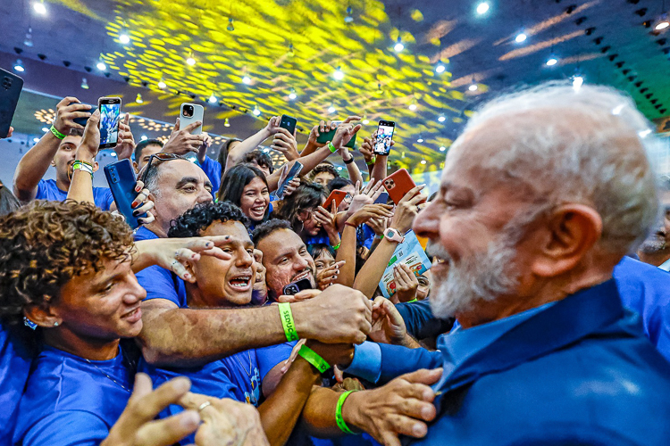 Petistas parabenizam Lula por anúncios do Pé-de-Meia e do Farmácia Popular