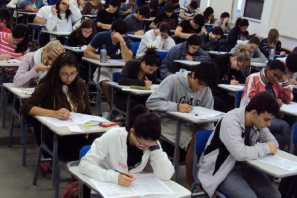 Pedido de isenção de taxa de inscrição do Enem pode ser feito até dia 25