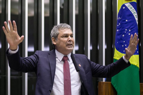Lindbergh Farias: PL da Anistia é para Bolsonaro se safar da cadeia