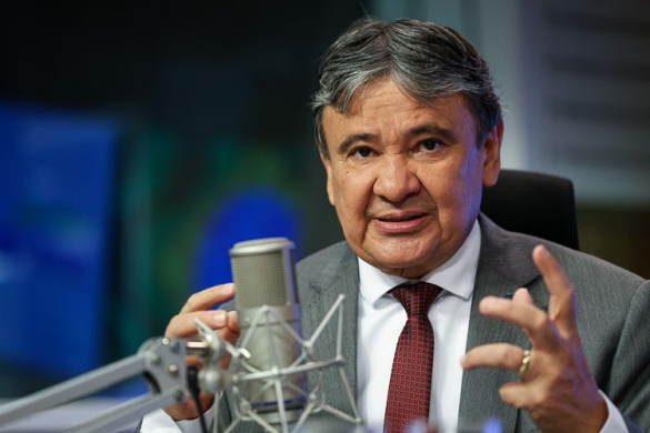 Beneficiários do Bolsa Família querem emprego decente e renda adequada, diz ministro