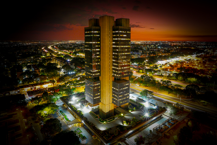 Selic em 14,75%: quem paga a conta?