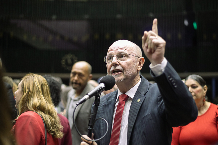 Yanomamis e Petrobras provam: Brasil voltou a ter governo, por Bohn Gass