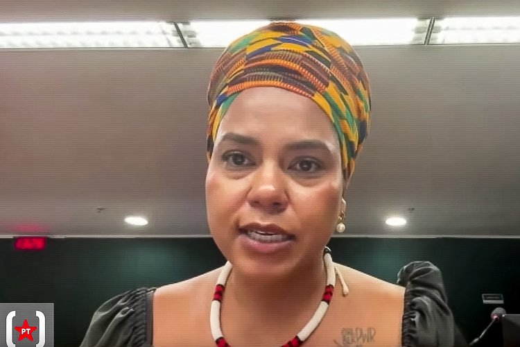 Governo Lula reverte tragédia humanitária deixada por Bolsonaro, diz Dandara Tonantzin