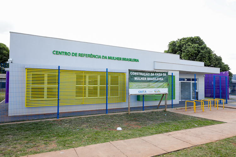 Governo Lula entrega cinco Centros de Referência da Mulher