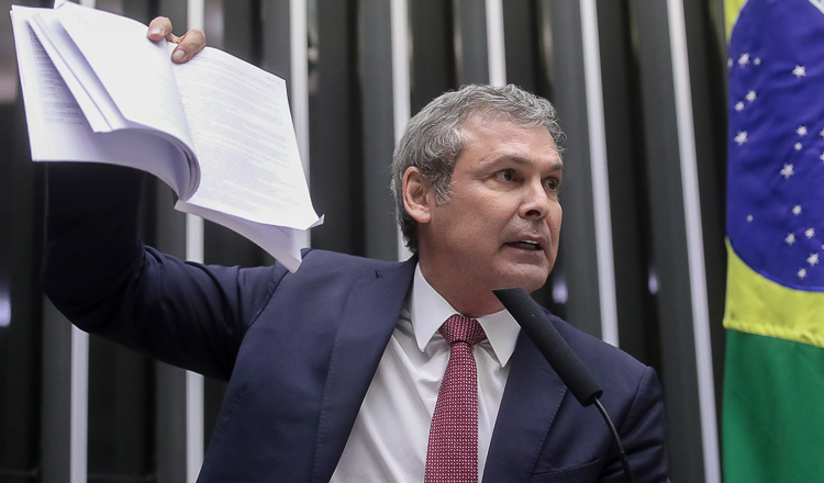 Lindbergh: CCJ rasga Constituição ao aprovar suspensão de ação contra Ramagem no STF