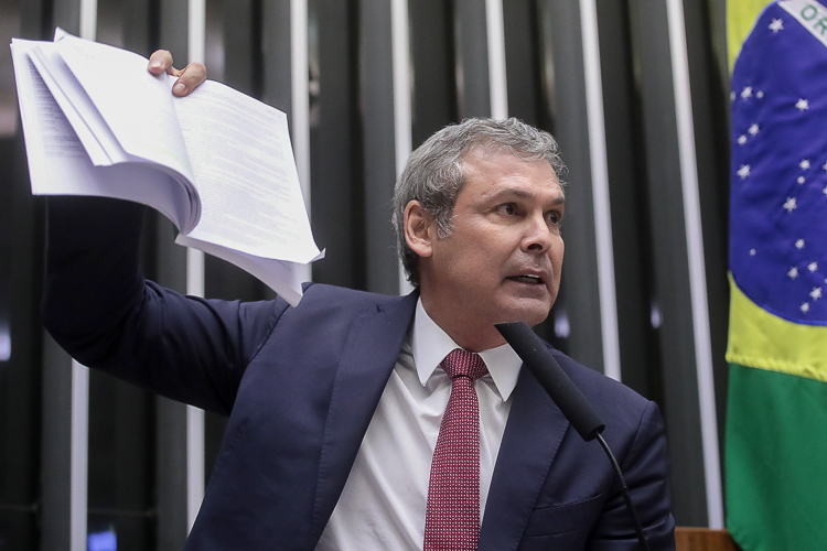 Lindbergh: CCJ rasga Constituição ao aprovar suspensão de ação contra Ramagem no STF
