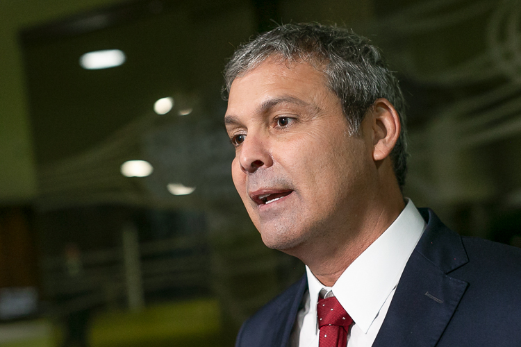 Lindbergh desmascara Nikolas: “O escândalo começa em 2019”