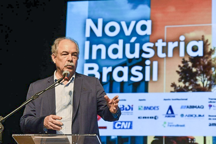 Mercadante: investimentos do BNDES na indústria sobem para R$ 300 bi até 2026