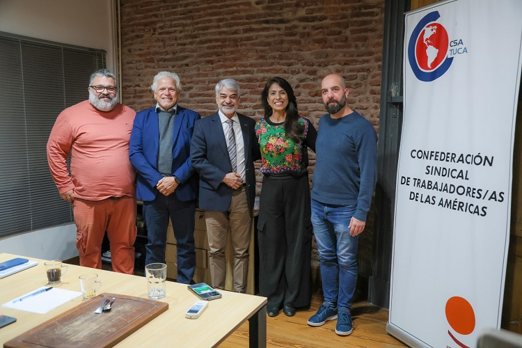 Senador Humberto Costa cumpre agenda com lideranças da CSA-TUCA no Uruguai