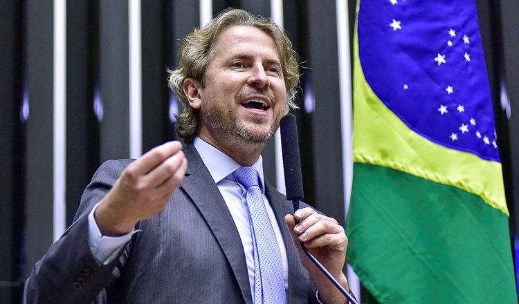 A política industrial começa pela casa do trabalhador