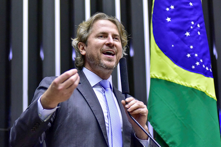 O desafio da regulação da IA: proteger direitos e estimular inovação, por Zeca Dirceu