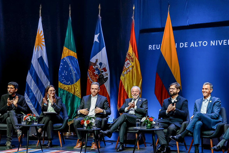 “Não há democracia com fome, nem justiça na desigualdade”, afirma Lula no Chile