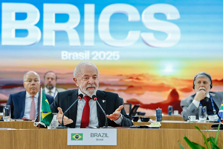 Lula alerta para colapso do multilateralismo e condena corrida armamentista da OTAN