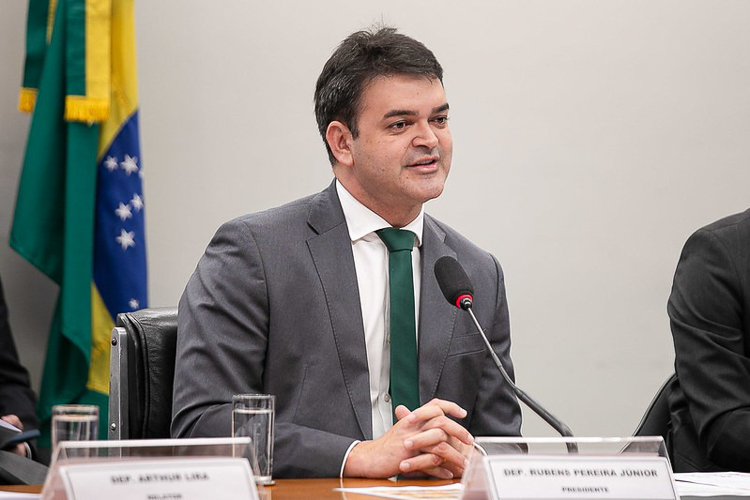 Proposta de Lula sobre o IR avança com apoio do PT e busca justiça tributária