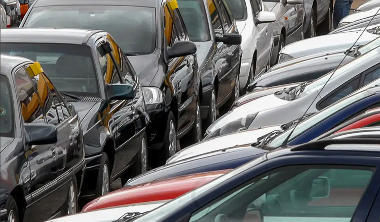 Para proteger motoristas, Governo Lula suspende 3,4 mi de multas do “free flow”