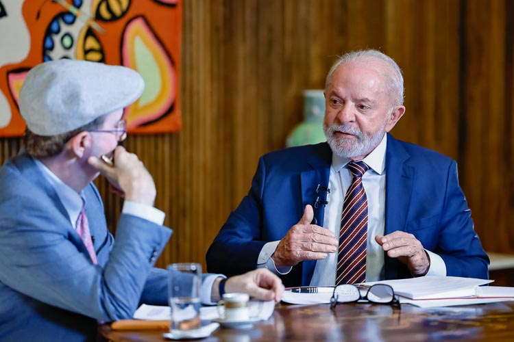 Lula anuncia linha de crédito de R$ 30 bi para proteger empresas do tarifaço