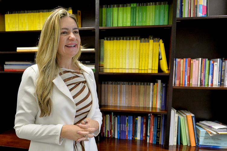 Augusta Brito assume a Procuradoria Especial da Mulher do Senado