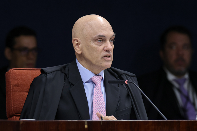 Em voto demolidor, Moraes defende condenação de Bolsonaro por liderar organização criminosa