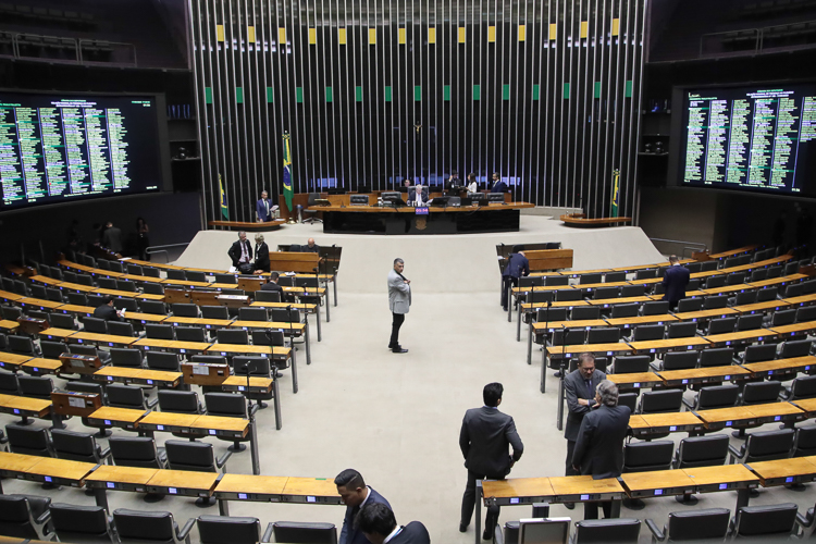 PEC da impunidade: prioridade é isenção do IR, afirmam senadores petistas