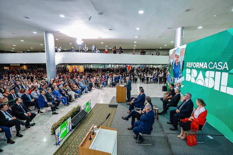 Lula lança programa que destina R$ 40 bi para reforma de moradias