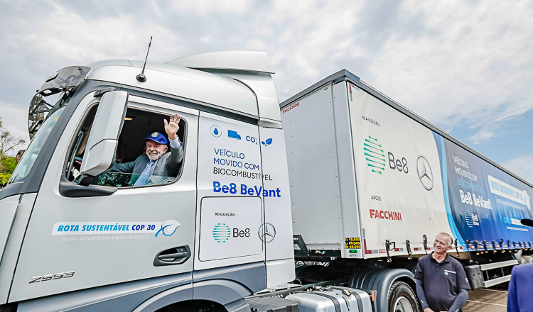 “Brasil vai ser o campeão de transição energética”, diz Lula aos CEOs da Mercedes e da Be8